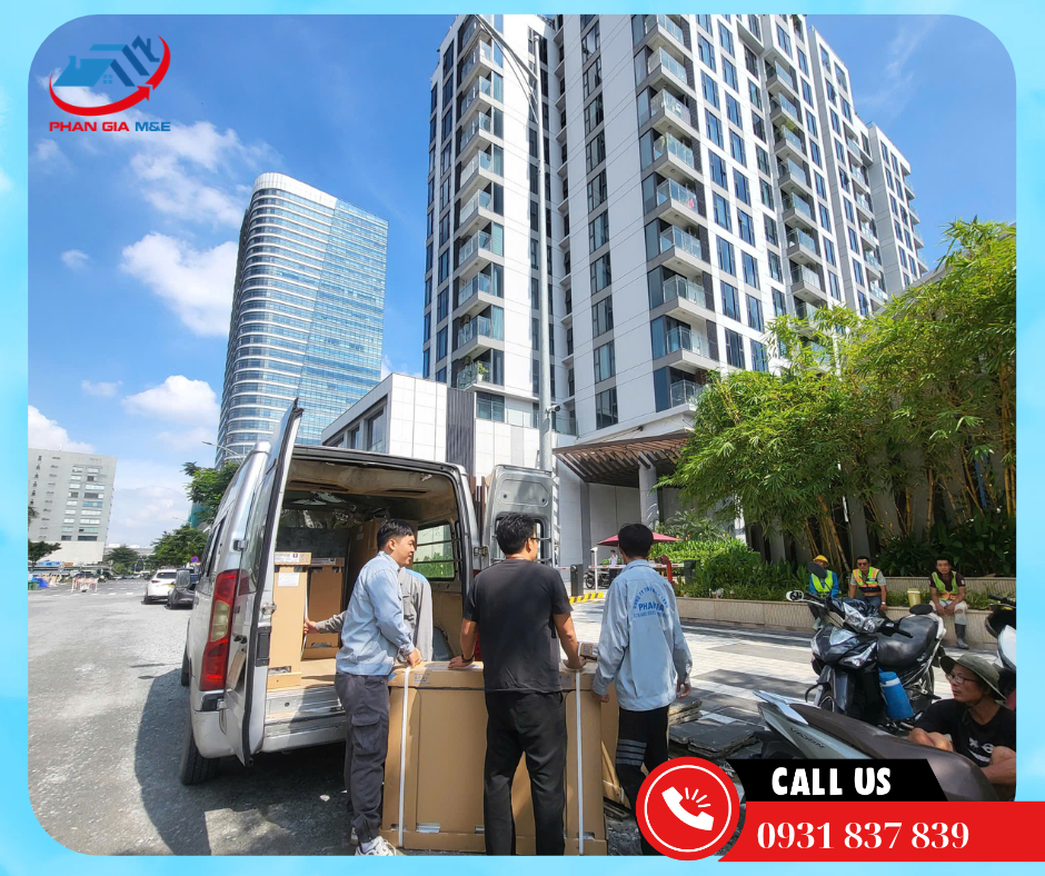 van-chuyen-thiet-bi-dieu-hoa-penthouse-dockland-quan-7.